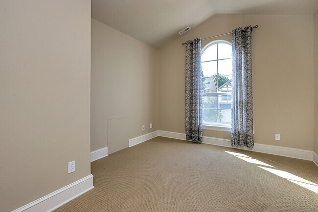 Building Photo - Amazing 4 Bedroom | 2.5 Bathroom Single Family Home| Exclusive Bauer Highlands Community