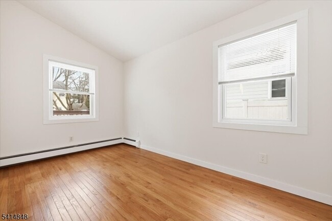 Building Photo - 92 George St