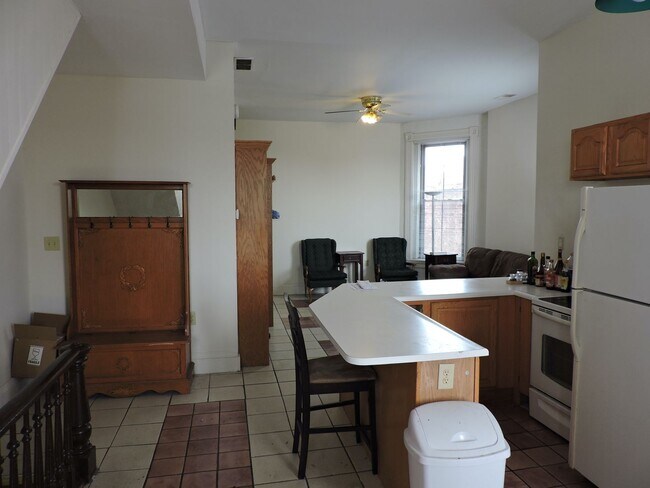 Building Photo - 127 Calhoun St
