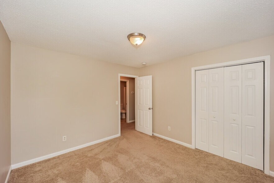 Building Photo - 12 Preserve Dr