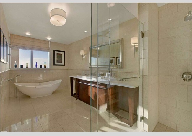 Building Photo - 3800 N Ocean Dr