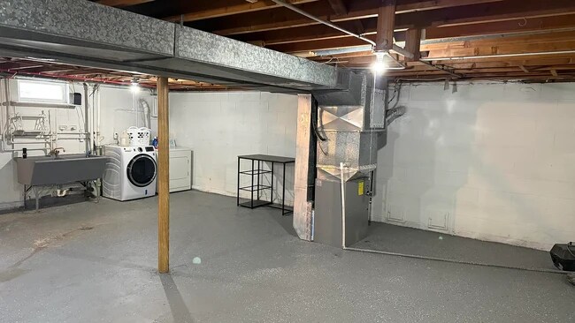 Building Photo - 1310 Orchard Dr