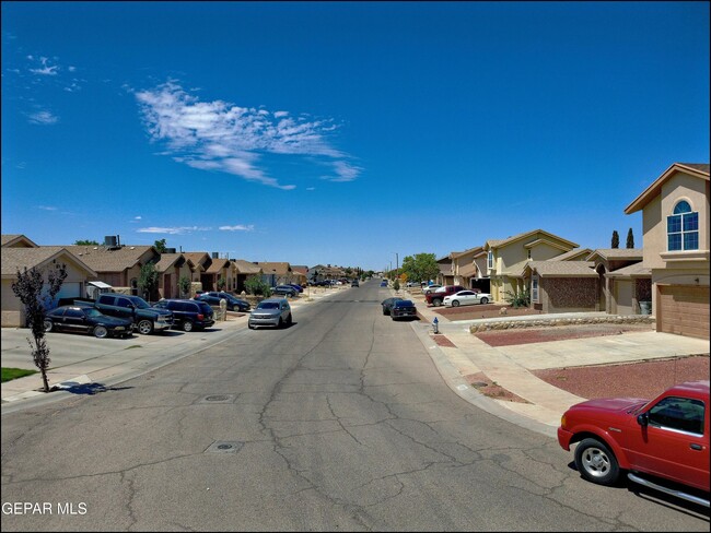 Building Photo - 4100 Tierra Venado Dr