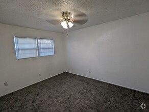 Building Photo - 535 42nd St
