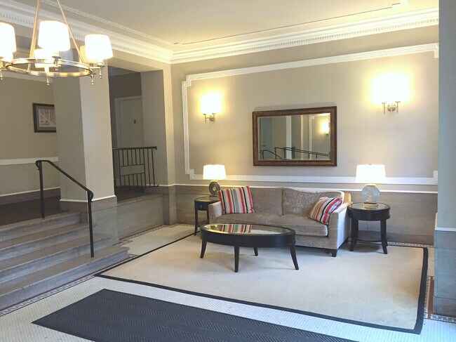Lobby - 1724 17th St NW