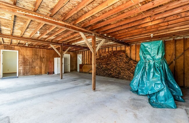 Building Photo - 607 3rd St