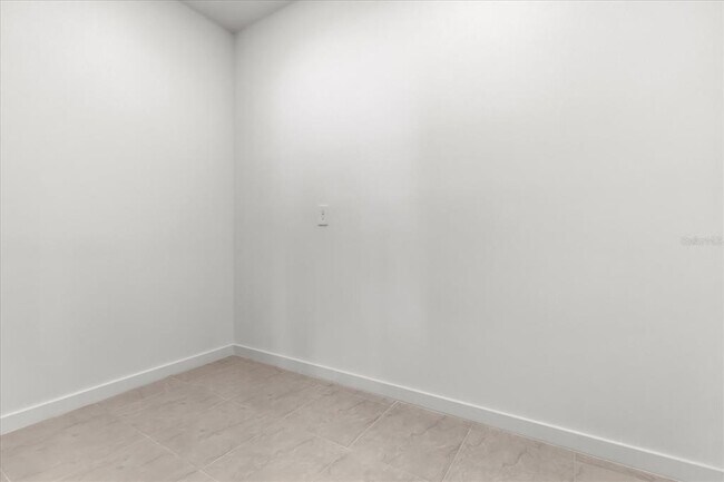 Building Photo - 11216 Sycamore Glen Loop