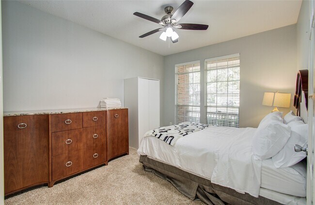 Building Photo - 4907 Mountain Fork