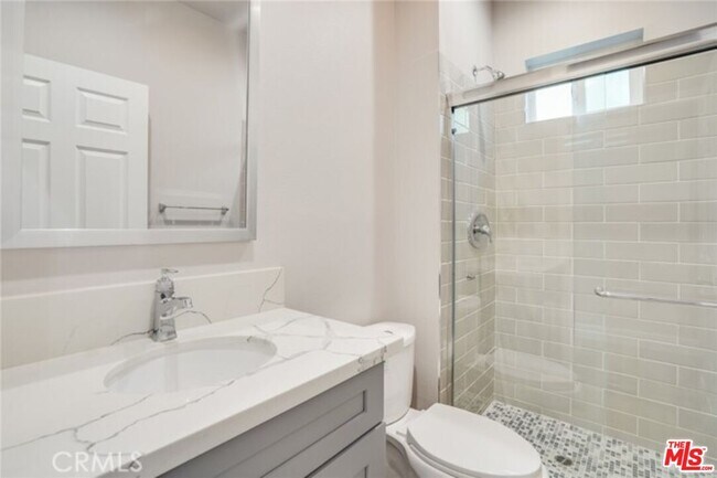 Building Photo - 1821 S New England St