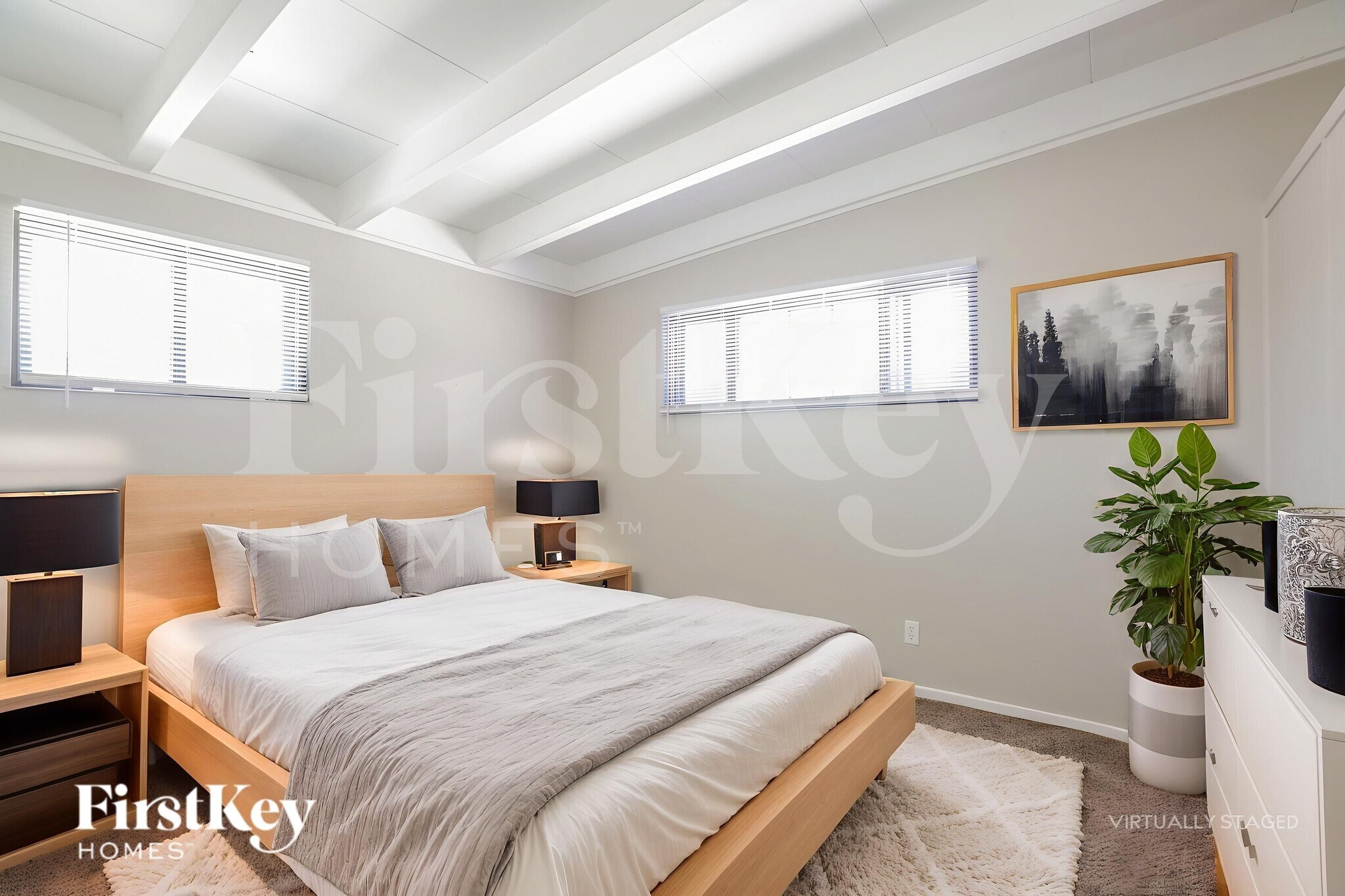 Building Photo - 333 S Mallard St