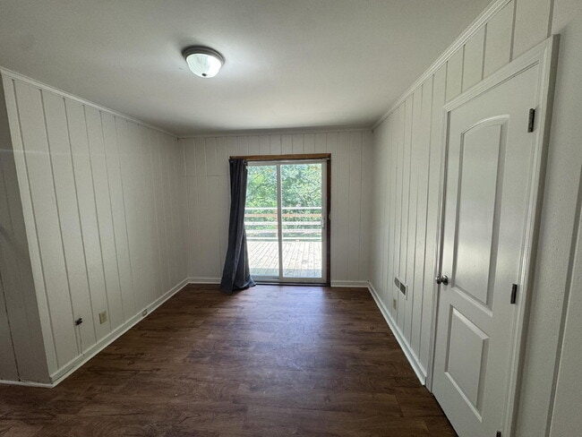 Building Photo - 3-Bedroom, 1 Bath Home Close to Downtown & MSU