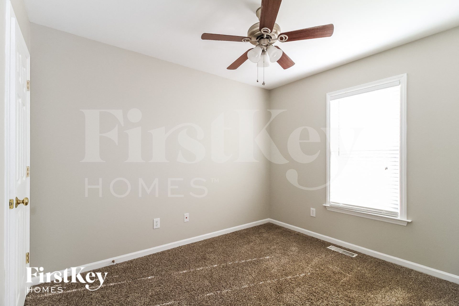 Building Photo - 2487 Somerset Pl Dr