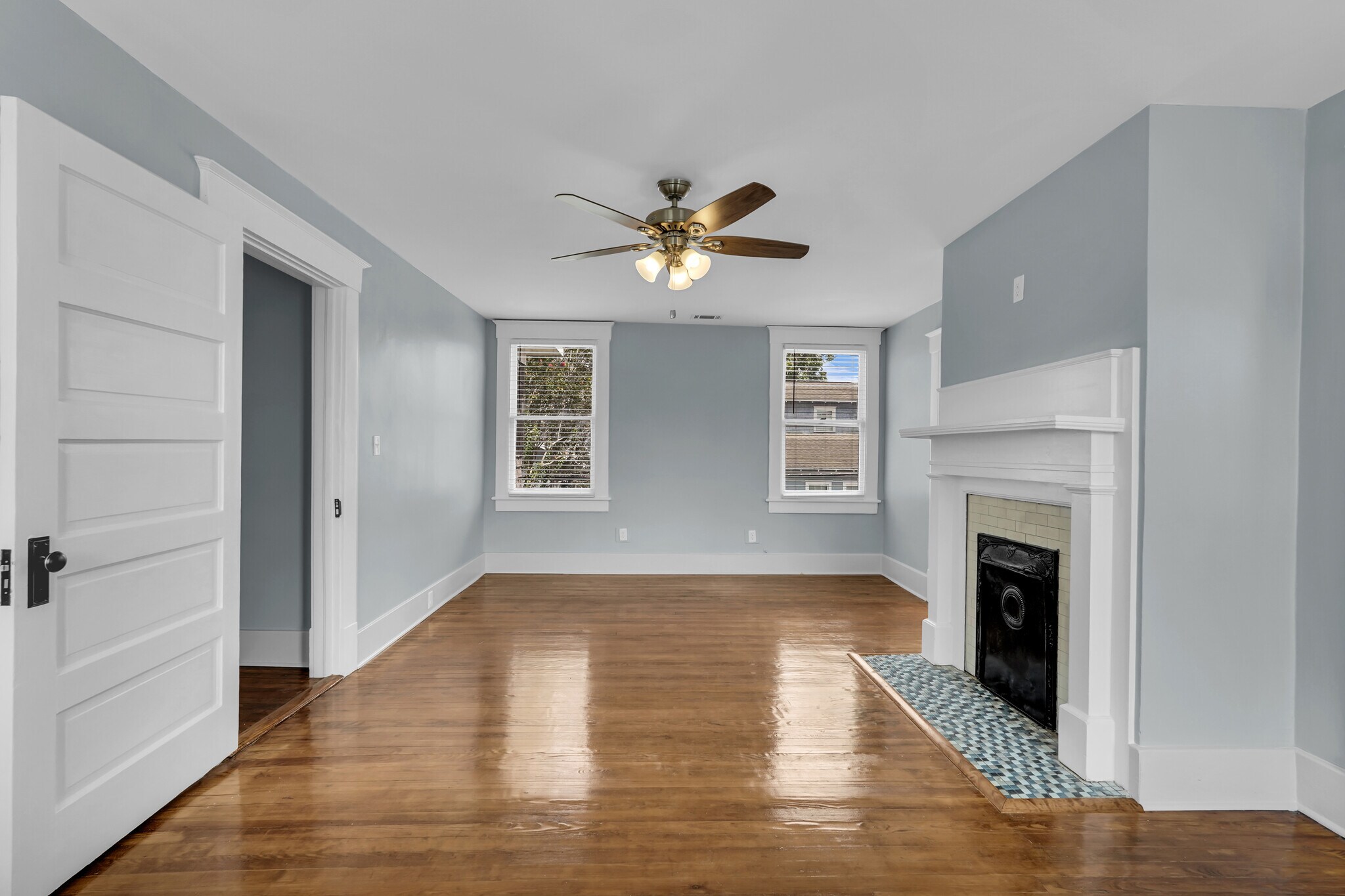 Main Bedroom facing Broad St. - 537 E 40th St