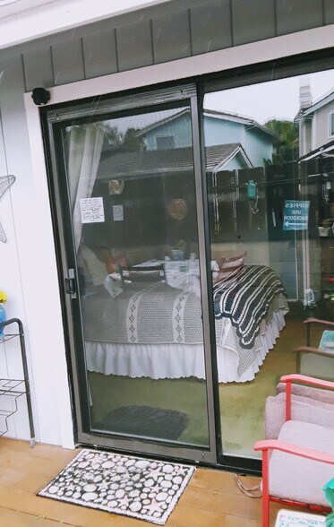 Your private entrance - 1945 La Jolla Ct