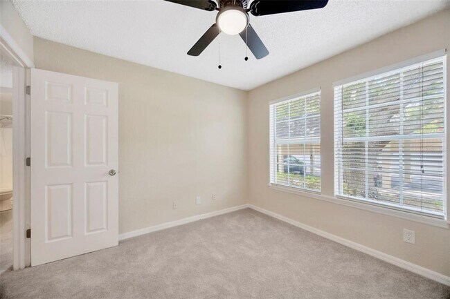 Building Photo - 3274 Haviland Ct