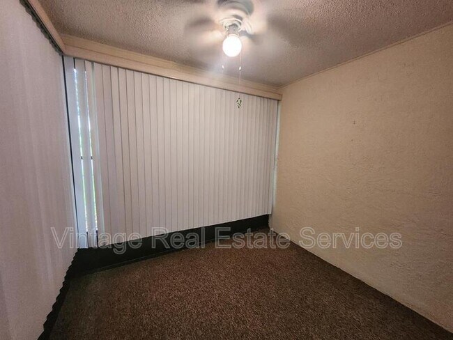 Building Photo - 2842 Highlands Blvd