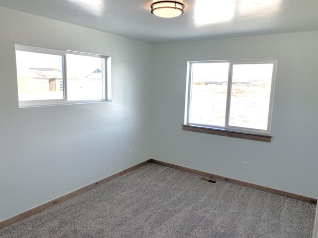 Building Photo - 3915 Swan Rd