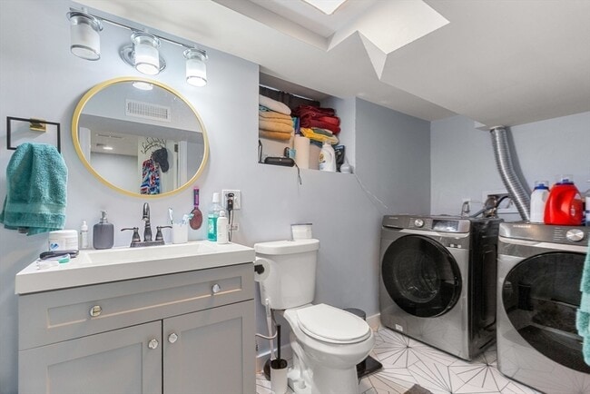 Building Photo - 32 Cameron Ave