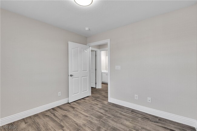 Building Photo - 7820 Milkweed Ct