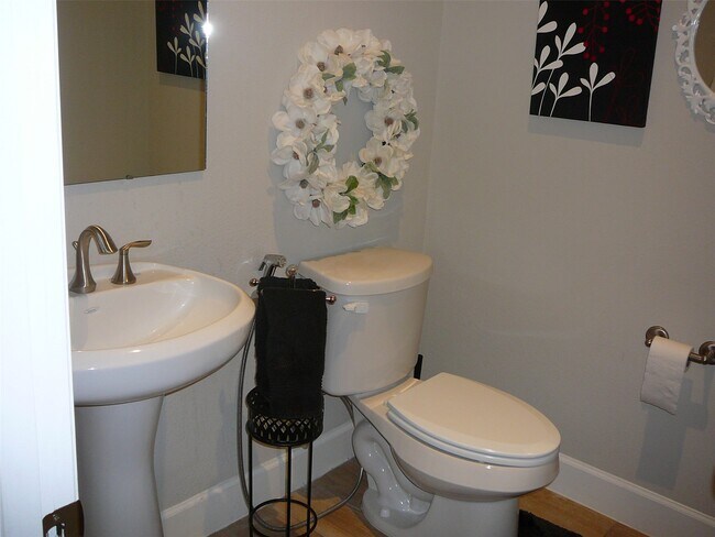 Building Photo - 5326 Larkin St