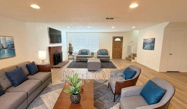 Building Photo - 13552 Poppy Pl