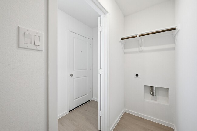 Building Photo - 3928 Pontchartrain Pkwy