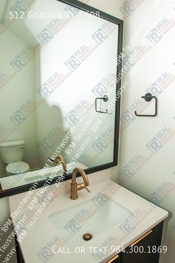 Building Photo - 512 Gordon St