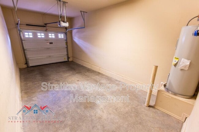 Building Photo - 1350 S Greenfield Rd
