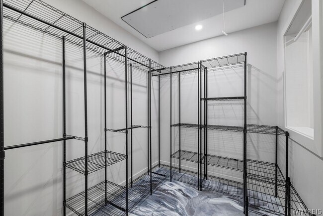 Building Photo - 855 Madison Ave