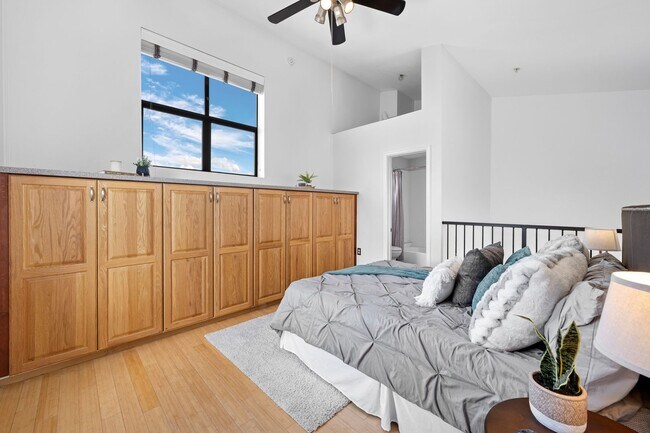 Building Photo - Top Level Condo in the Fire Clay Lofts in ...