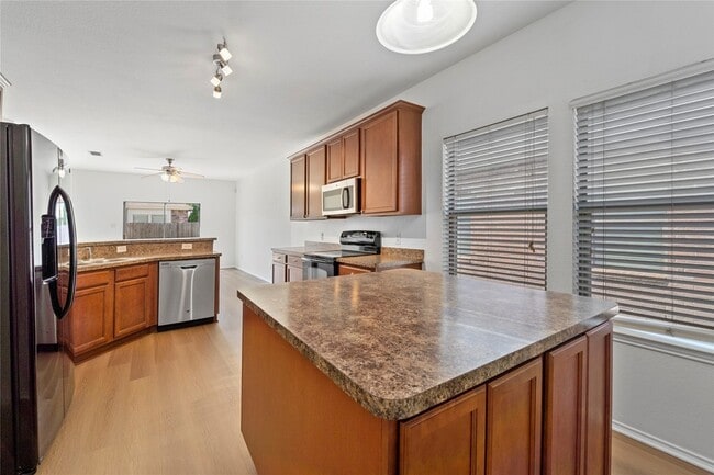 Building Photo - 12728 Feathering Dr