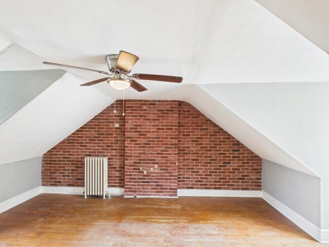Building Photo - 612 W Chestnut St