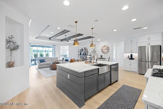 Building Photo - 221 Marquesa Cir
