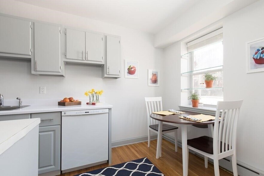 Building Photo - 395 Broadway