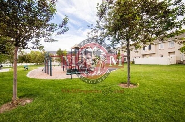 Building Photo - 3 Bd 2.5 Bath Condo 2 Car Garage