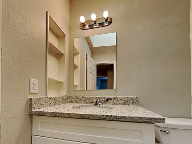 Building Photo - 6930 Sugar Creek Cir