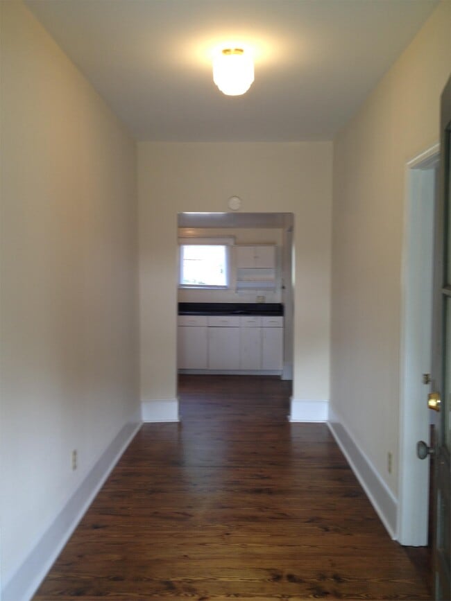 Building Photo - 223 Lyndon Ave