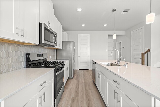 Building Photo - 3219 Quiet Sunset Dr