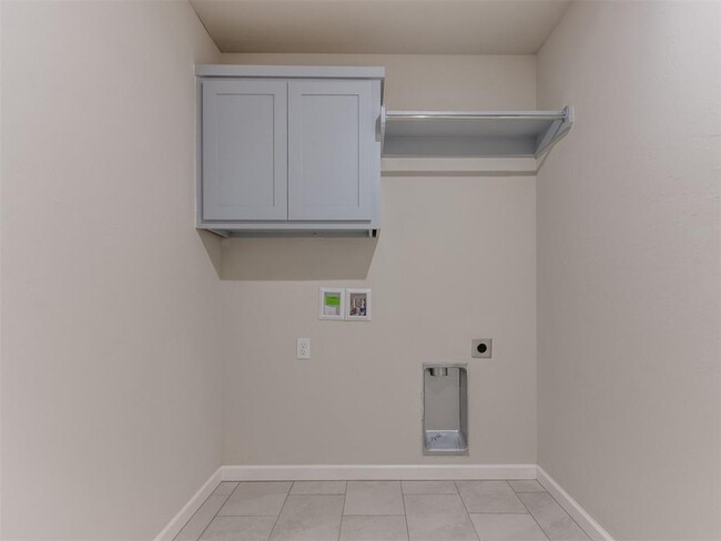 Building Photo - 18012 Austin Ct