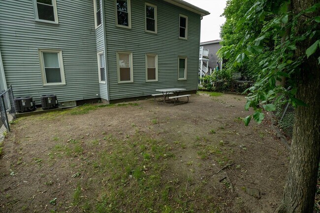 Building Photo - 6-8 Claflin St