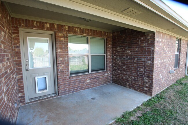 Building Photo - 19391 King Ranch Dr