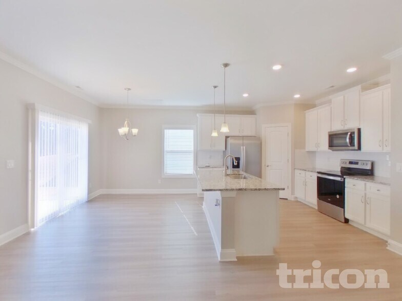 Building Photo - 154 Tradesmen Trl