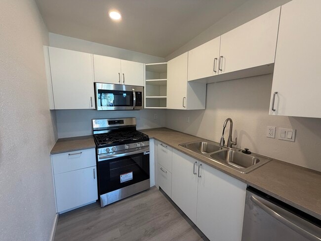 Building Photo - 74031 Gorgonio Dr