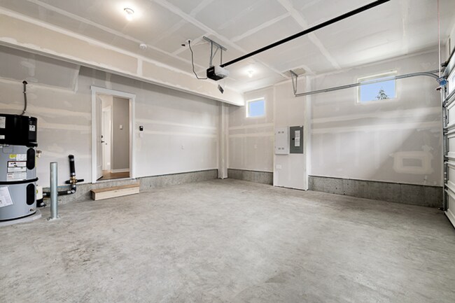 Building Photo - 1806 Sf  | 4 Bedrooms 3.5 Baths  | $3,750