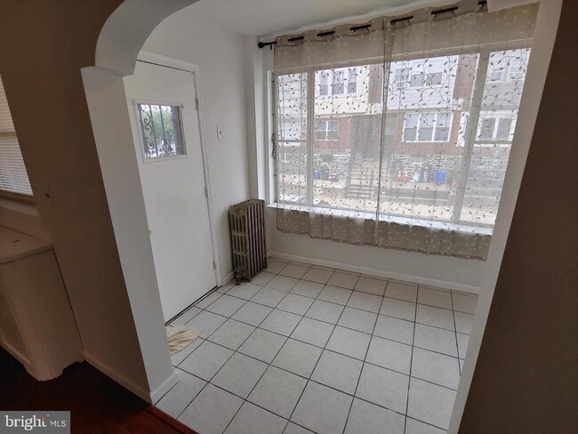 Building Photo - 2847 S Sheridan St