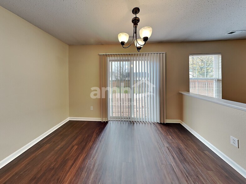 Building Photo - 5452 Wood Hollow Dr