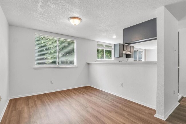 Building Photo - 9611 Meadowheath Dr