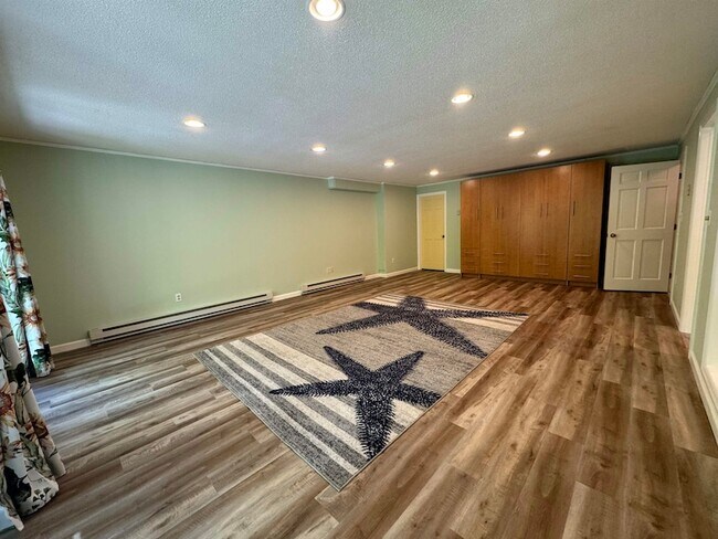 Building Photo - 524 Equinox on The Battenkill