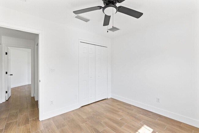 Building Photo - 4 Bedroom SFH in Palm Coast