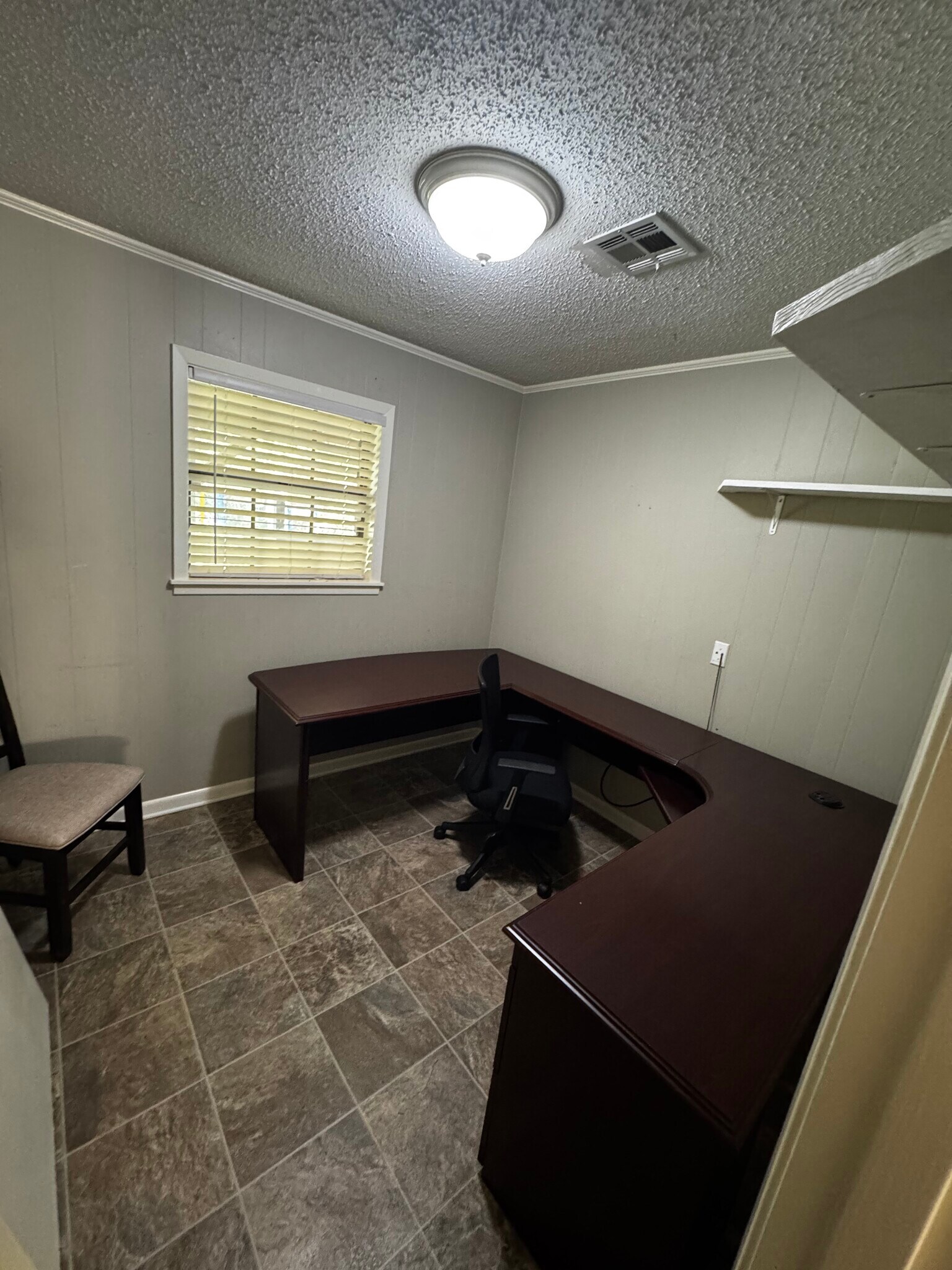 Home Office - 117 Steed Rd